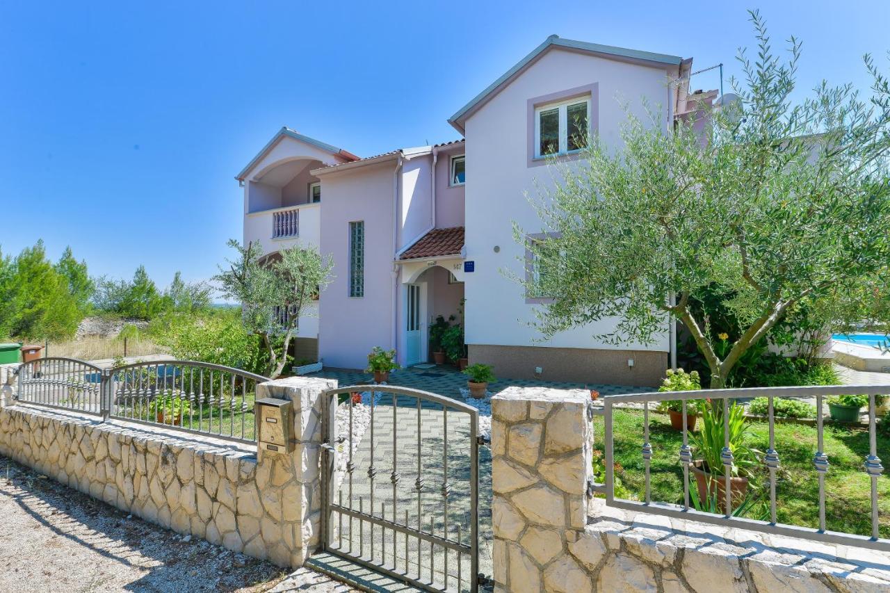 Family Friendly Apartments With A Swimming Pool Zadar - 18098 Zewnętrze zdjęcie