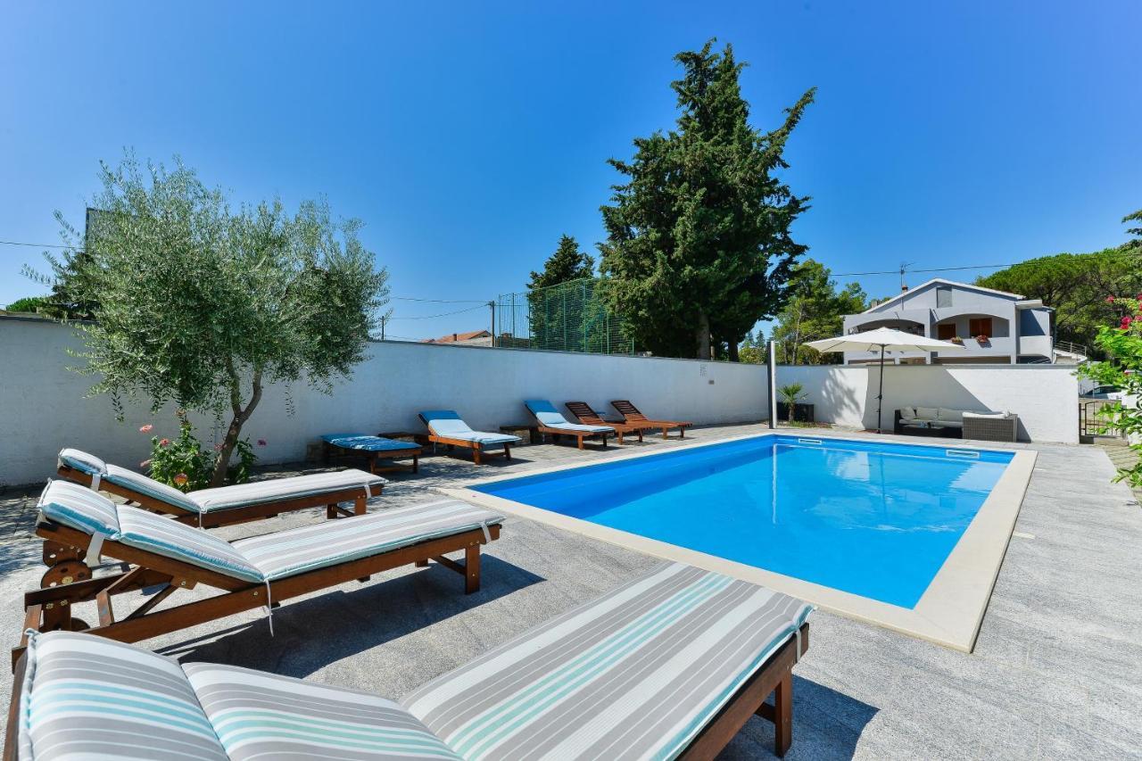Family Friendly Apartments With A Swimming Pool Zadar - 18098 Zewnętrze zdjęcie