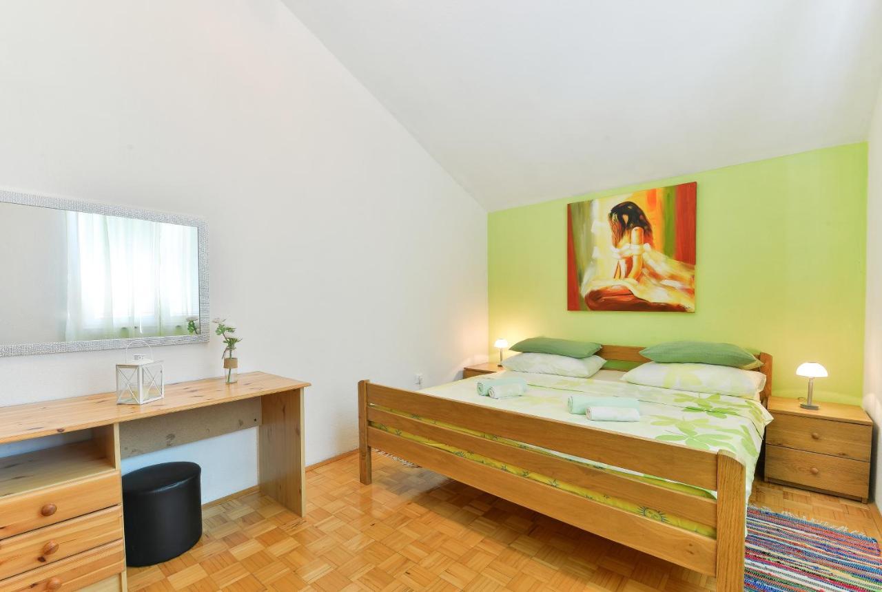Family Friendly Apartments With A Swimming Pool Zadar - 18098 Zewnętrze zdjęcie