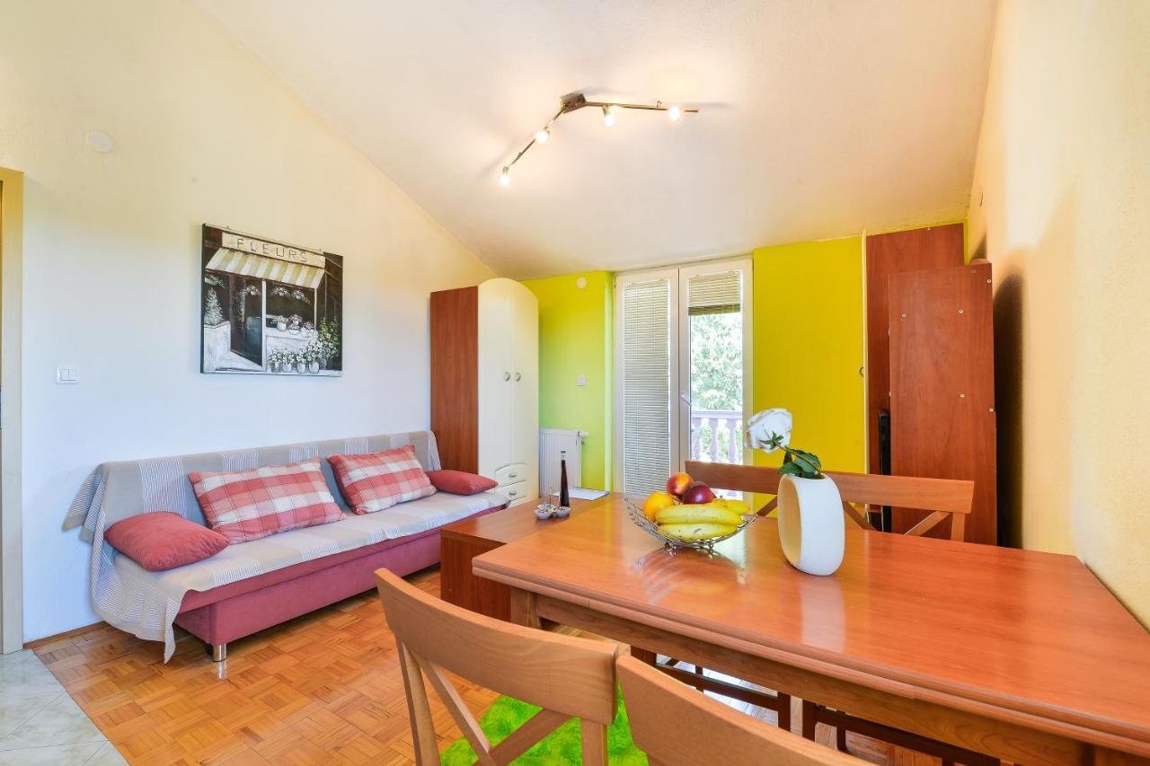 Family Friendly Apartments With A Swimming Pool Zadar - 18098 Zewnętrze zdjęcie
