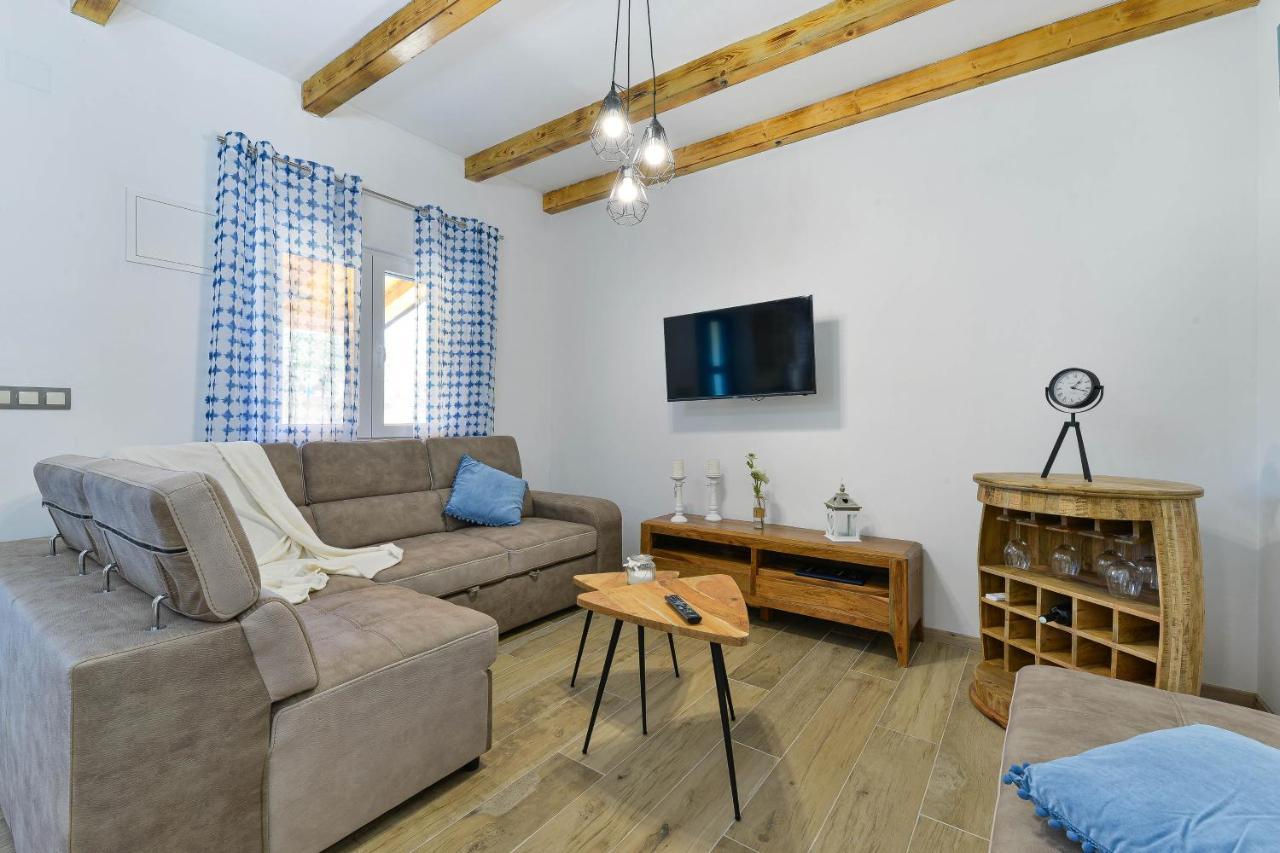Family Friendly Apartments With A Swimming Pool Zadar - 18098 Zewnętrze zdjęcie