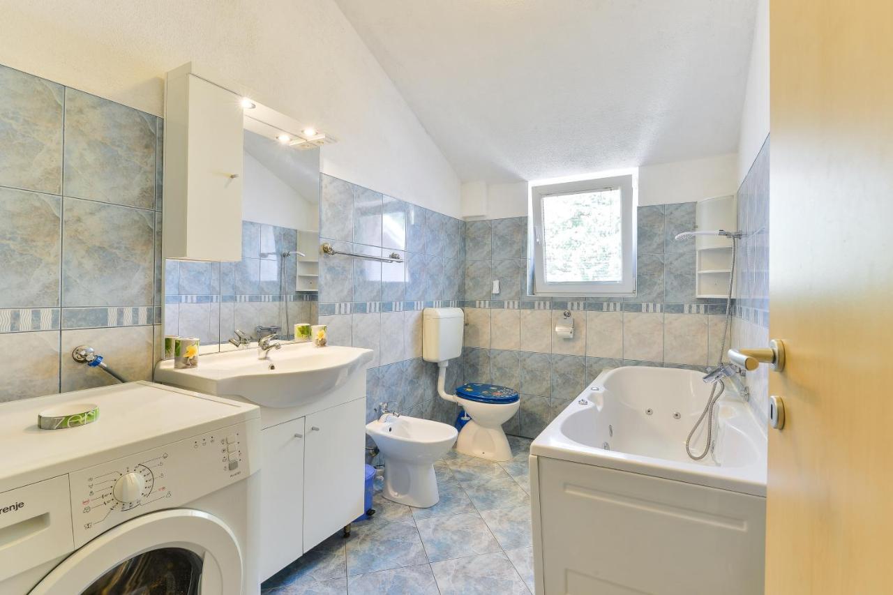 Family Friendly Apartments With A Swimming Pool Zadar - 18098 Zewnętrze zdjęcie