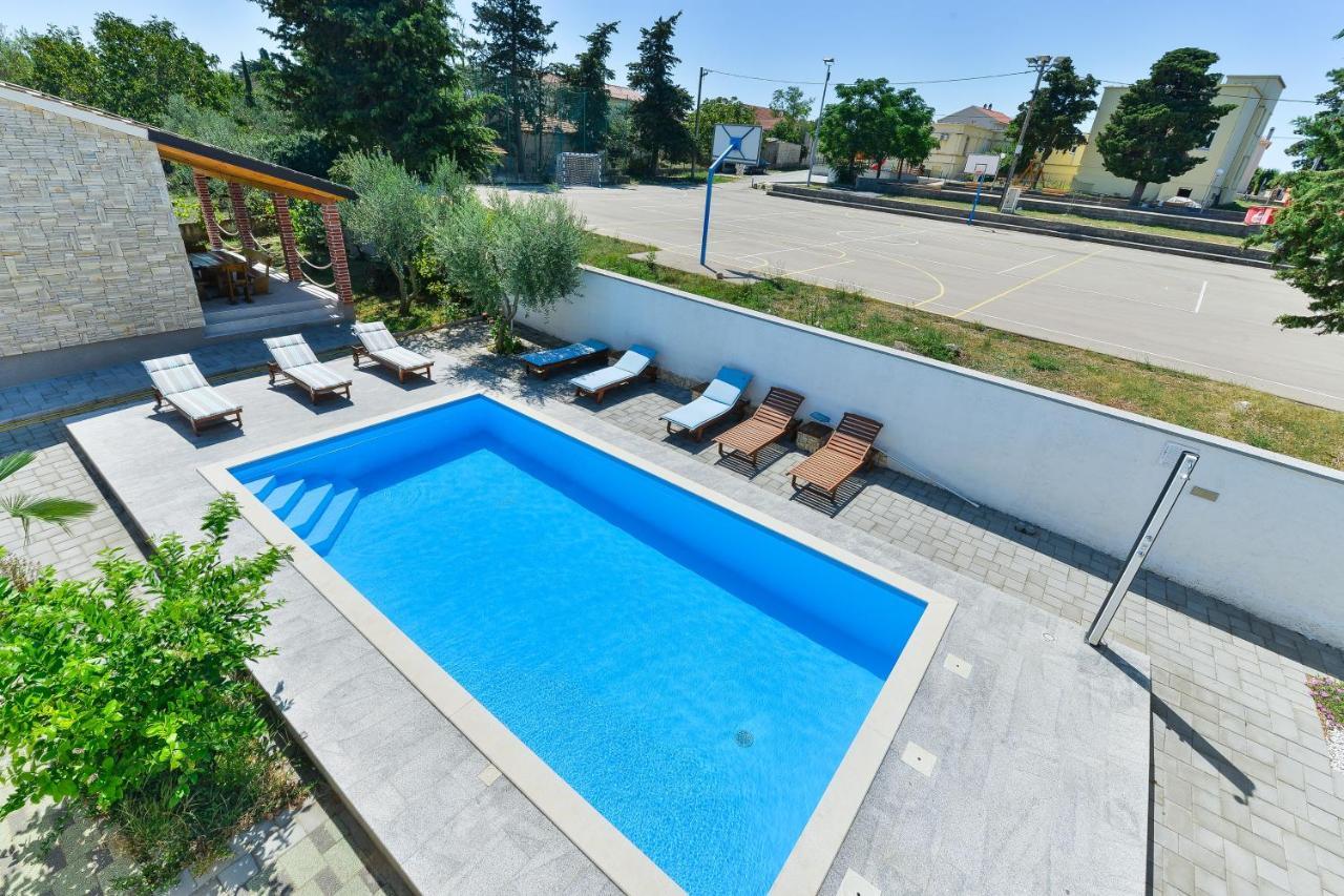 Family Friendly Apartments With A Swimming Pool Zadar - 18098 Zewnętrze zdjęcie